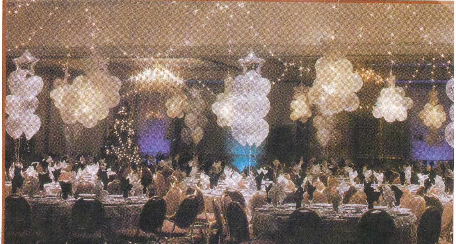 winter wedding cake snowflakes